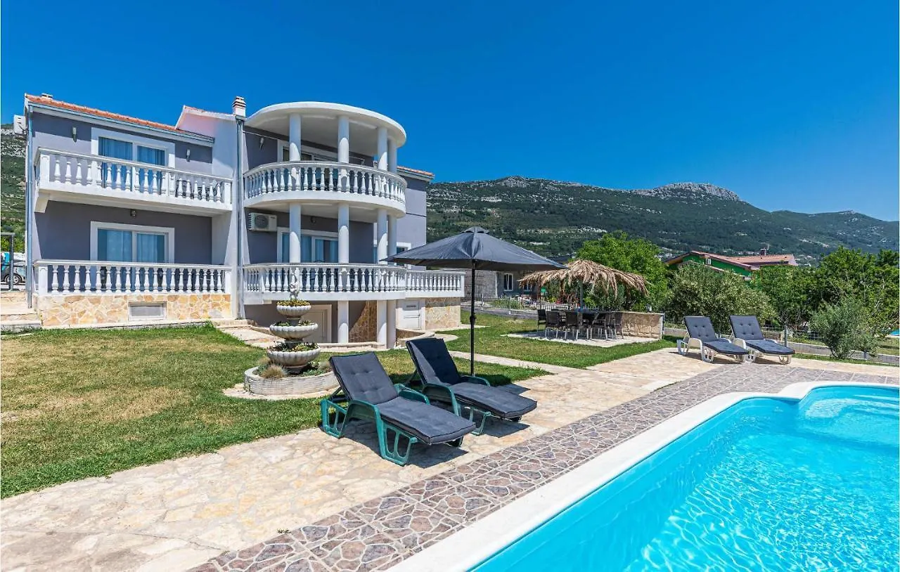 Holiday home 8 Bedroom Lovely Home In Kastel Novi Kastela