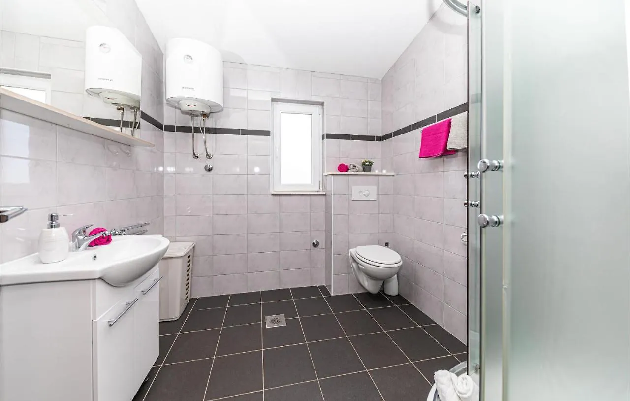 8 Bedroom Lovely Home In Kastel Novi Kastela Holiday home
