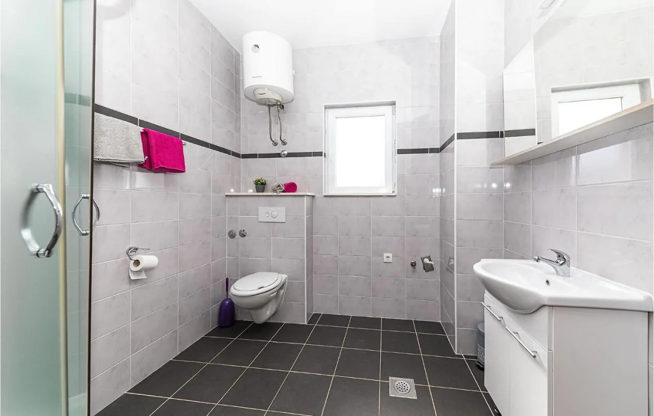Holiday home 8 Bedroom Lovely Home In Kastel Novi Kastela