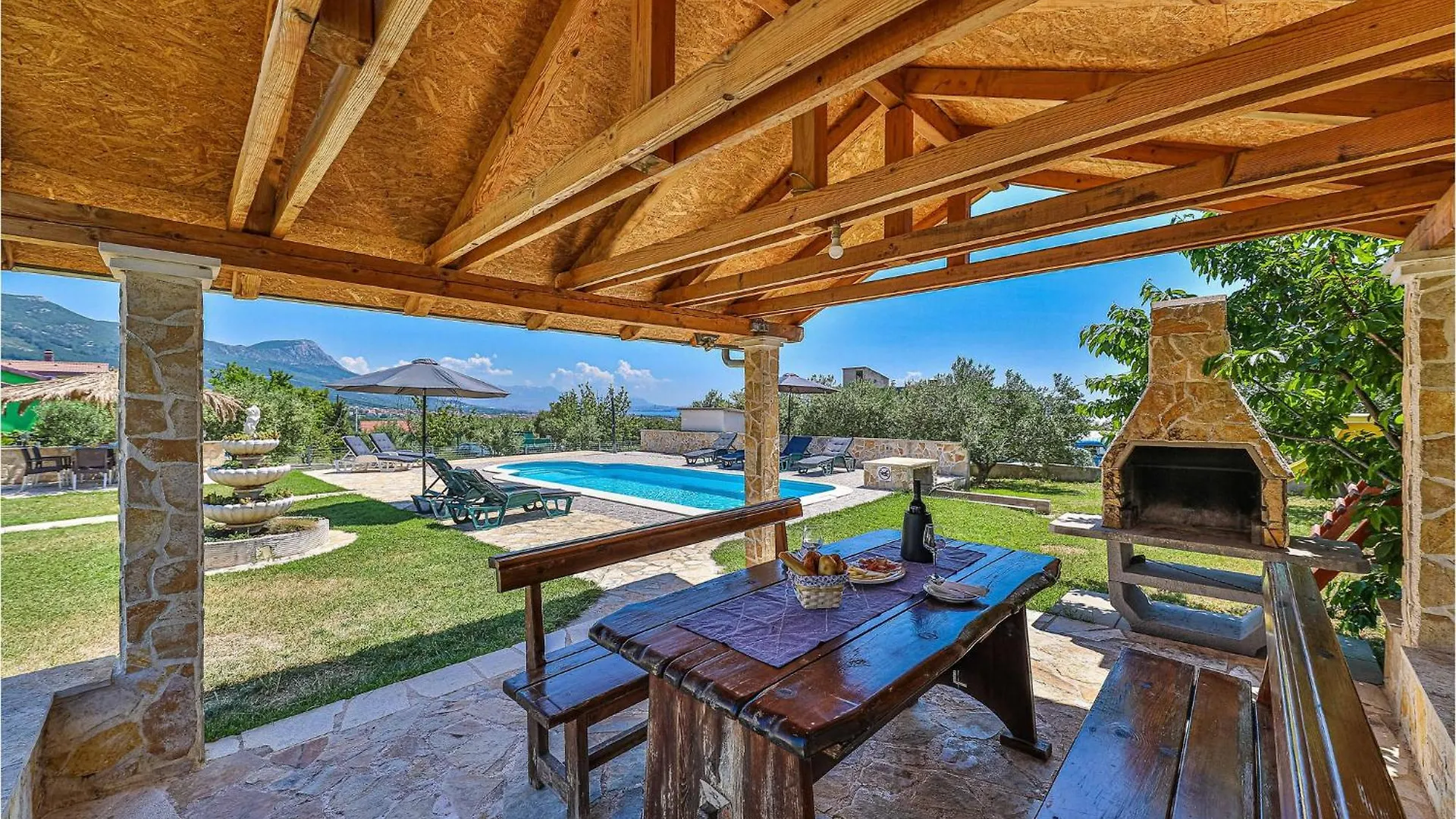 Holiday home 8 Bedroom Lovely Home In Kastel Novi Kastela Croatia