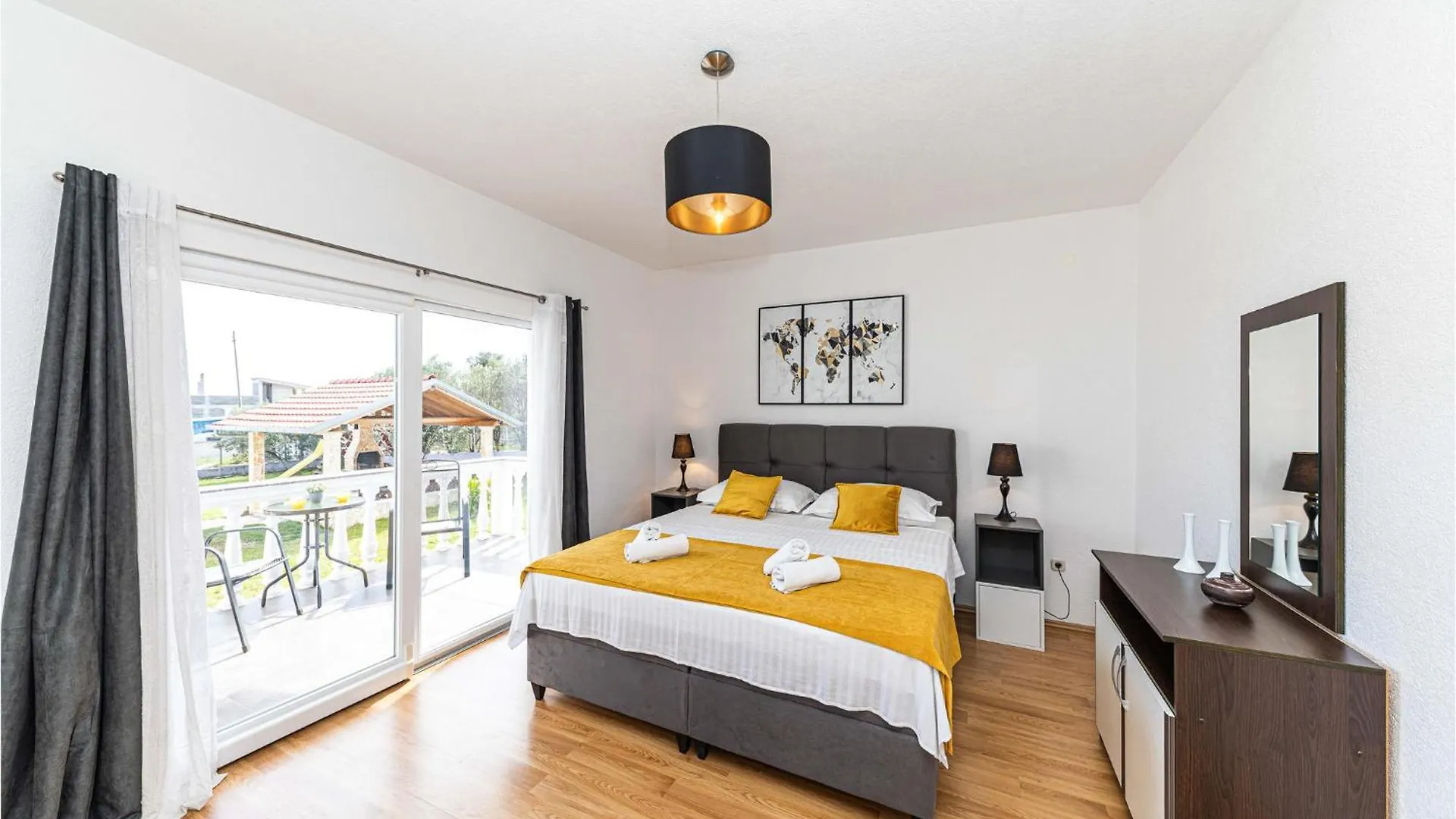 8 Bedroom Lovely Home In Kastel Novi Kastela